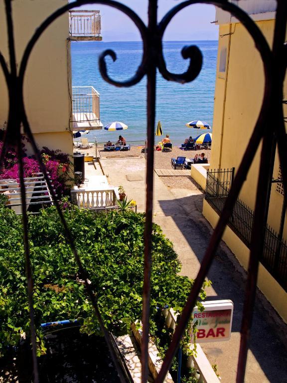 Pansion Roulis Hotel Moraitika Exterior foto
